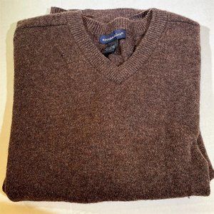 Northern Isles 100% Lambswool Large Brown Men's V-neck Sweater.